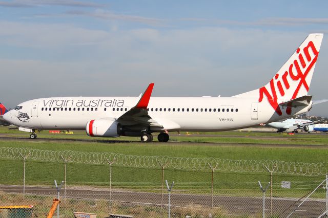 Boeing 737-800 (VH-YIV)