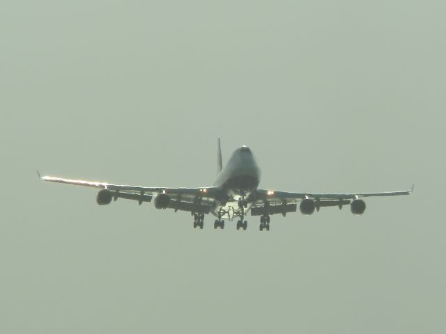 Boeing 747-400 (G-CIVI)