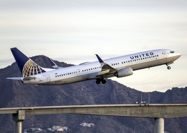 Boeing 737-900 (N64844)