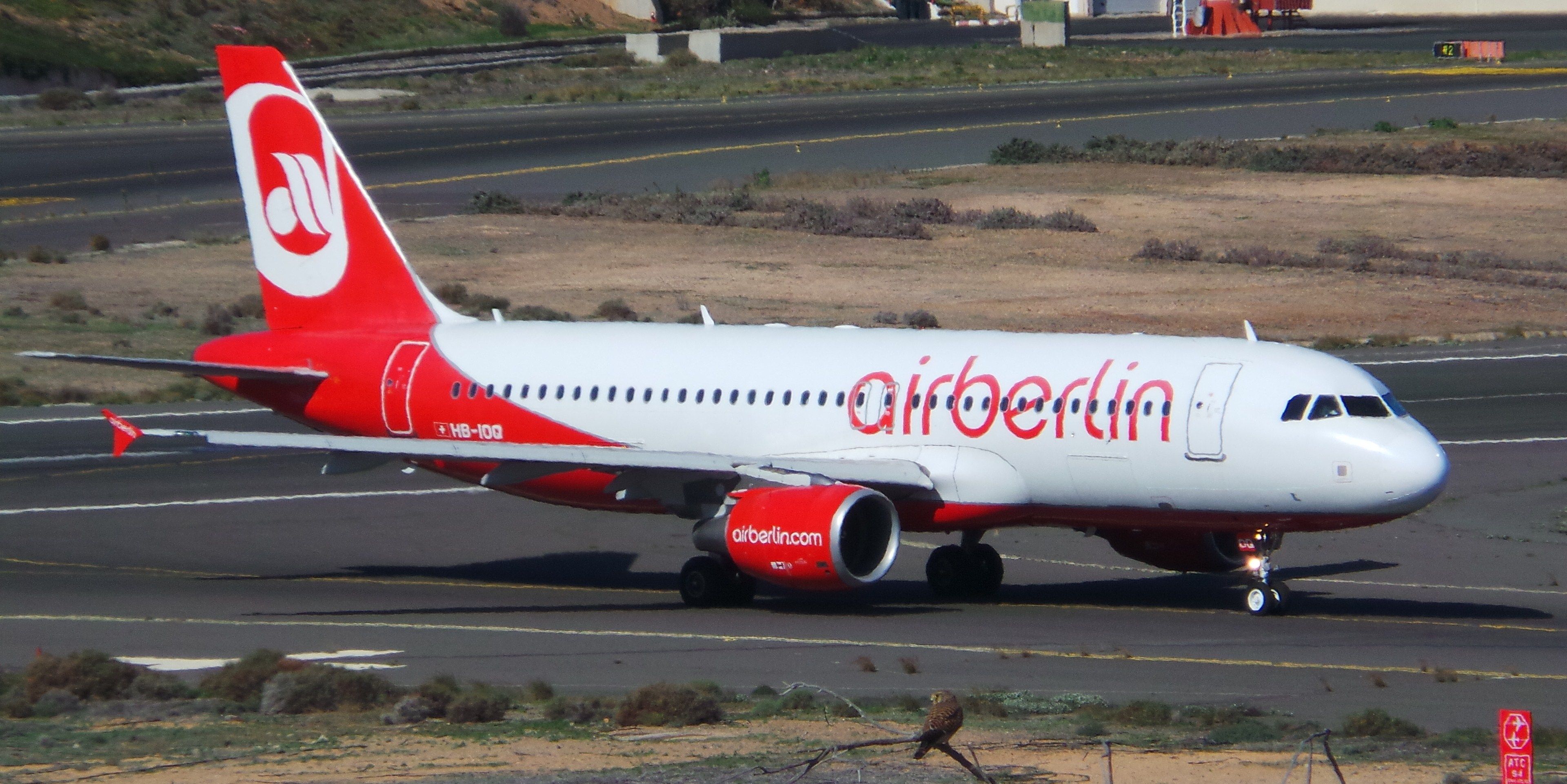 Airbus A320 (HB-IOQ) - HB-IOQ Air Berlin Airbus A320-214