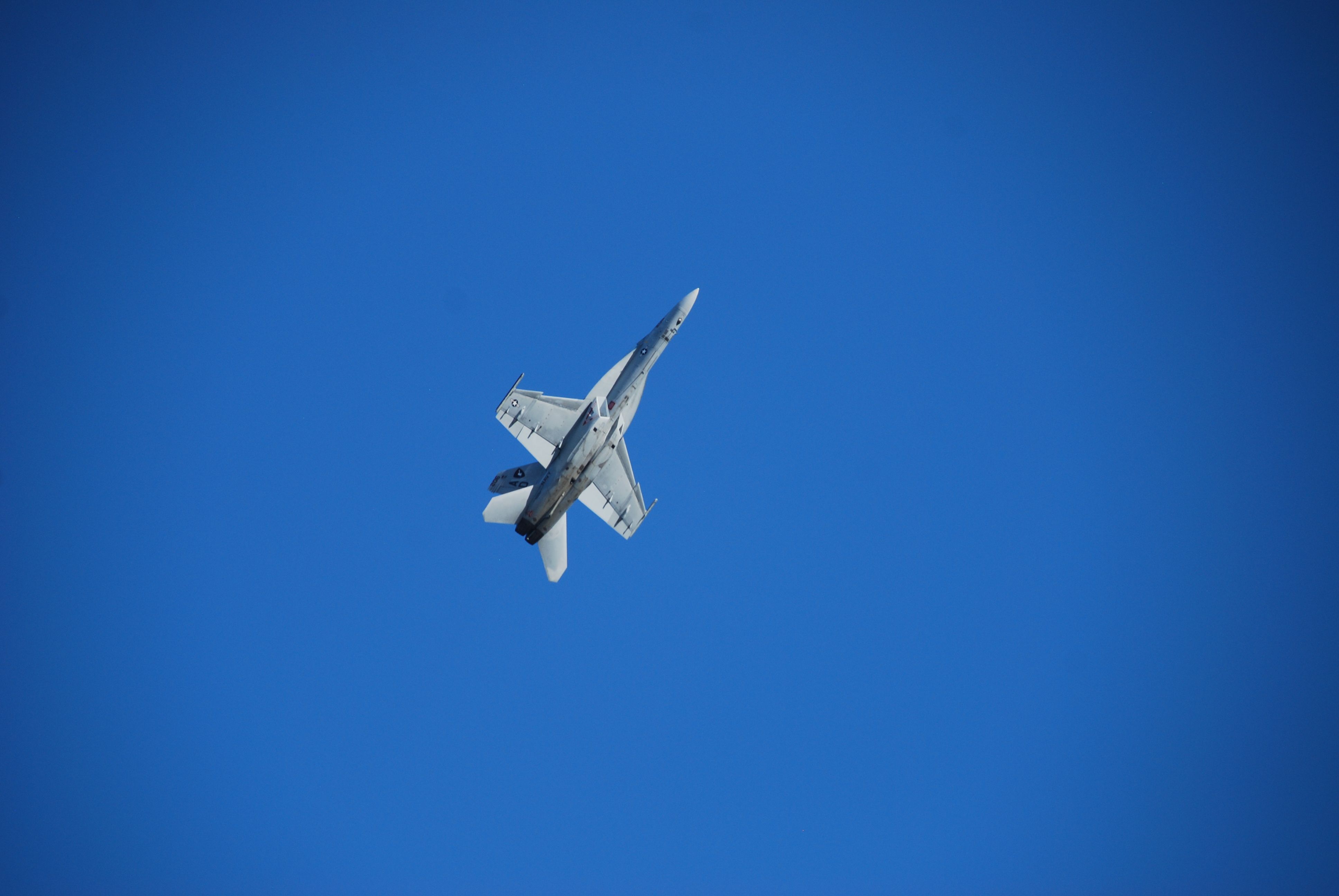 McDonnell Douglas FA-18 Hornet (16-6467) - Vertical climb.