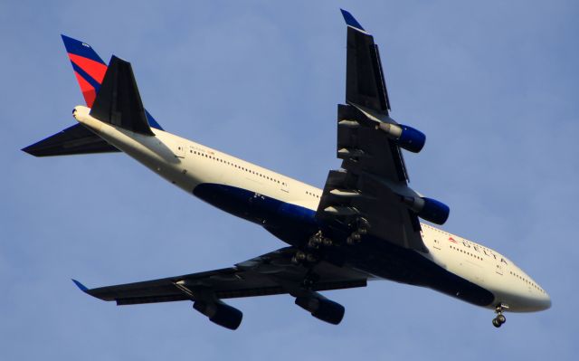 Boeing 747-400 (N670US)