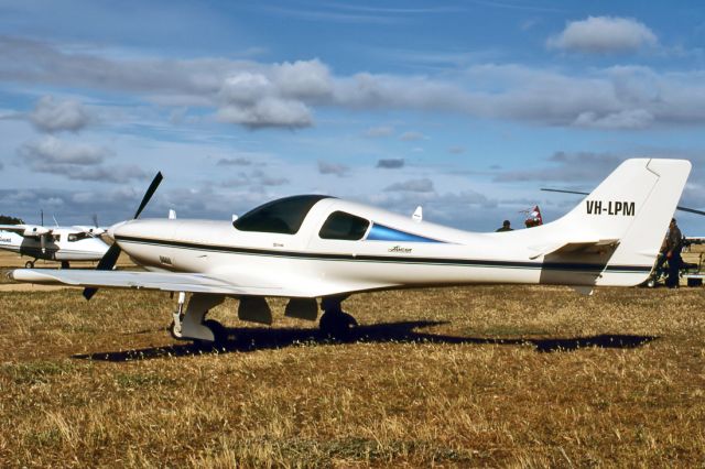VH-LPM — - LANCAIR 320 - REG : VH-LPM 9(CN ) - GOOLWA AIRPORT SA. AUSTRALIA - YGWA 17/11/1996