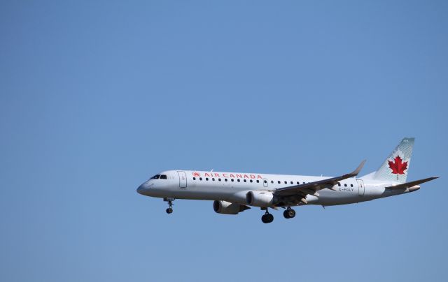 Embraer ERJ-190 (C-FGLY)