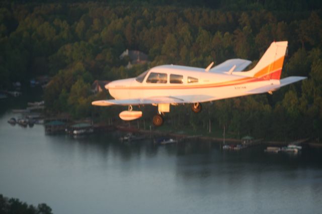 Piper Cherokee (N3974M)