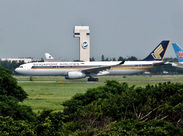Airbus A330-300 (9V-STF)