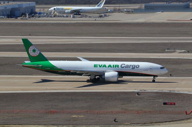 Boeing 777-200 (B-16783)