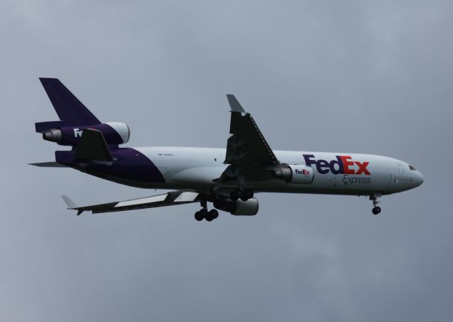 Boeing MD-11 (N528FE) - FedEx Anchorage-Guam flight FDX81 arriving to Guam 8-Sep-13 at 15:22 Guam time.