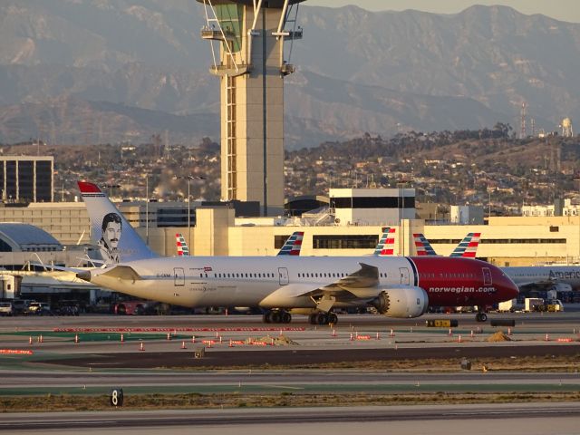 Boeing 787-9 Dreamliner (G-CKNA)