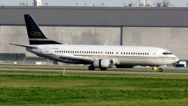 BOEING 737-400 (C-FLEN) - FLAIR AIR