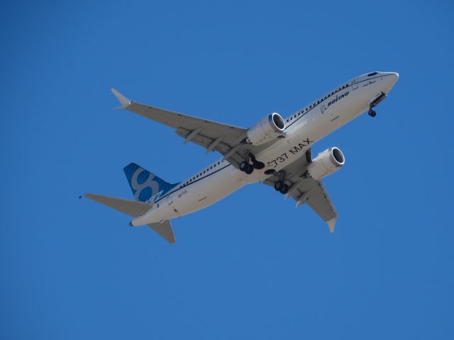 Boeing 737-800 (N8072L) - Day two for Boeing 737-8 MAX doing Mid Altitude Training in Colorado Springs