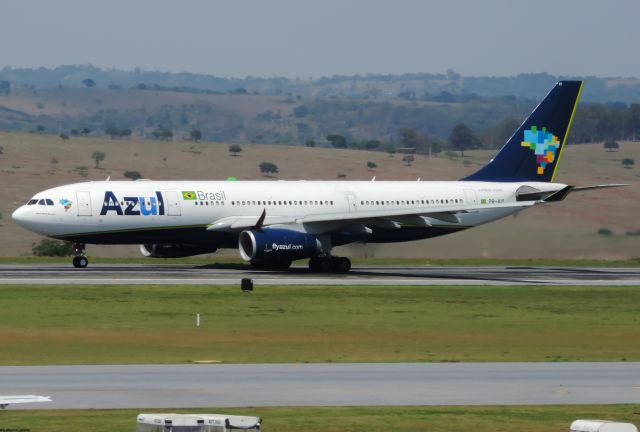 Airbus A330-200 (PR-AIY)