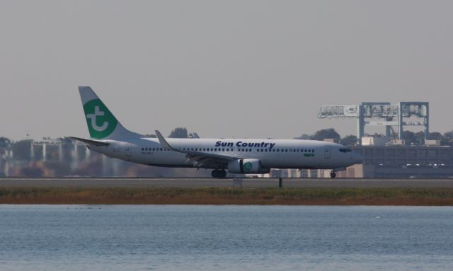 Boeing 737-800 (PH-HZJ) - Sun Country B738 in Transavia Airlines colors arriving to BOS from Minneapolis on 10/17/16.