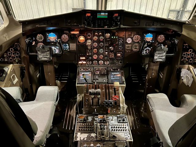 Aerospatiale ATR-42-300 (N910FX)