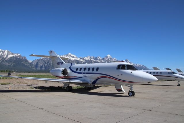 Hawker 800 (N89WA)