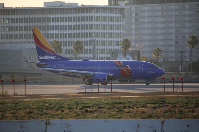 Boeing 737-700 (N409WN)