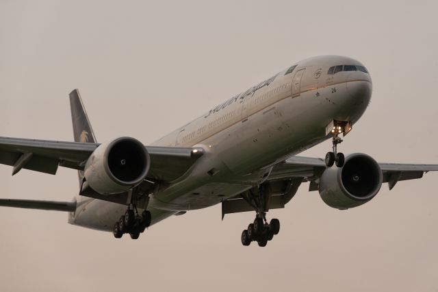 BOEING 777-300ER (HZ-AK26) - 2nd September, 2024: Flight SV 810 from Jeddah's King Abdul Aziz International Airport is about to touch down on runway 14 at Dhaka's Zia International Airport. 