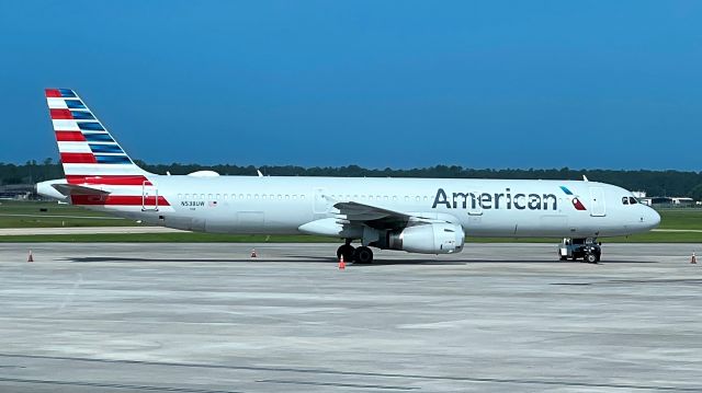 Airbus A321 (N538UW) - Getting some TLC before the flight back up to CLT as AA1836