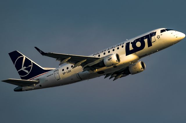 Embraer 175 (SP-LDH) - early morning sun