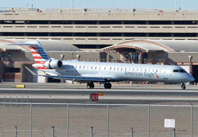 Canadair Regional Jet CRJ-900 (N954LR)