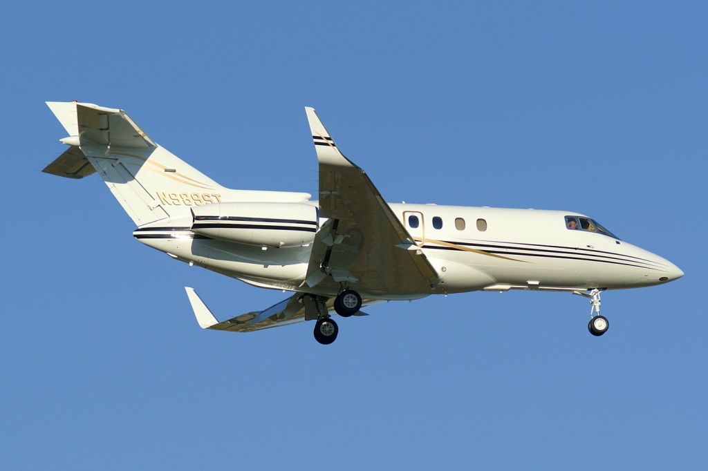 Hawker 800 (N989ST)