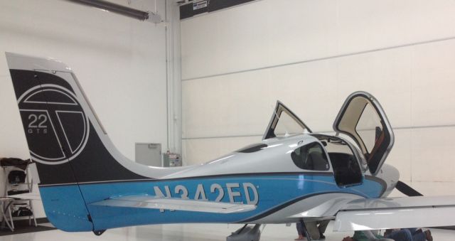 Cirrus SR22 Turbo (N342ED)