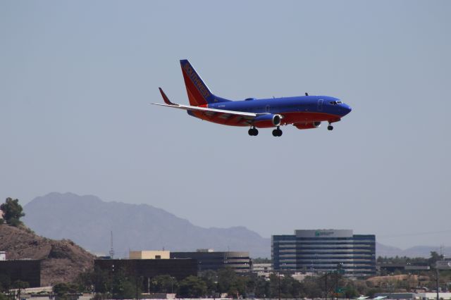Boeing 737-700 (N7751A)