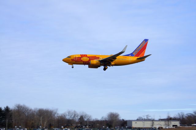 Boeing 737-700 (N781WN) - Landing on RWY 1