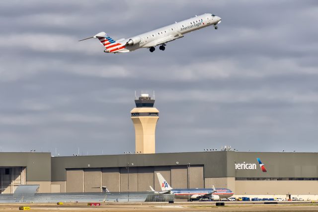 Canadair Regional Jet CRJ-900 (N953LR)