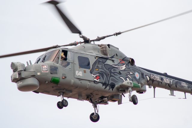 WESTLAND Super Lynx (XZ692) - Royal Navy Westland Lynx (XZ692) displays at Southport Airshow 13/08/2017