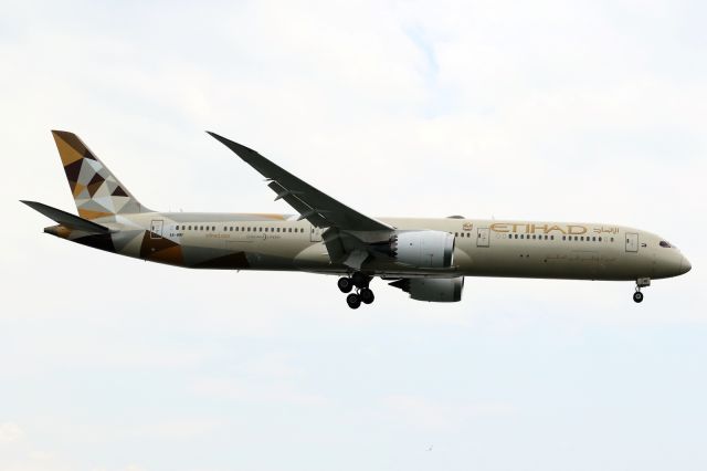 BOEING 787-10 Dreamliner (A6-BMF)