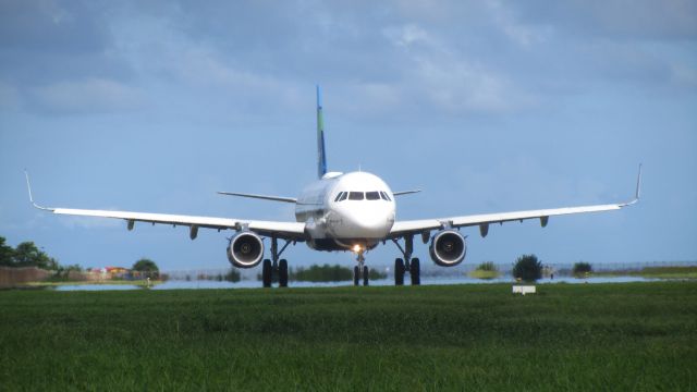 Airbus A321 (N950JT)