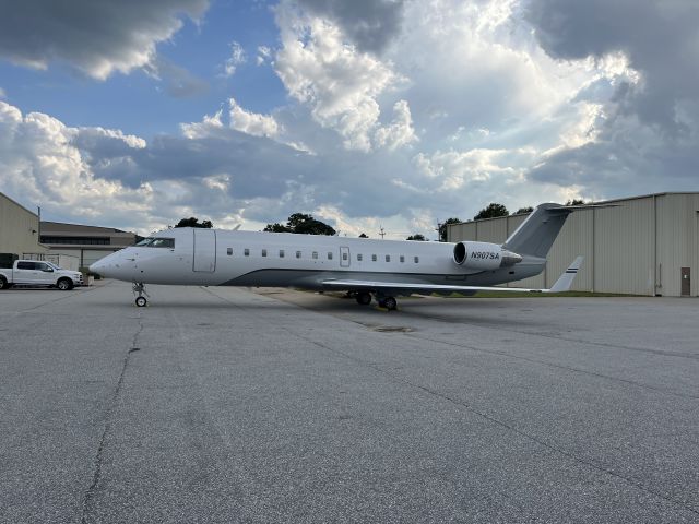 Canadair Regional Jet CRJ-200 (N907SA)