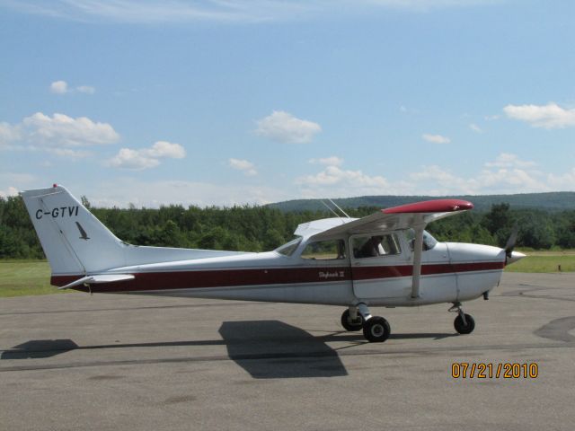 Cessna Skyhawk (C-GTIV) - Getting tied down for the night at Kings Co Municipal Airport NS