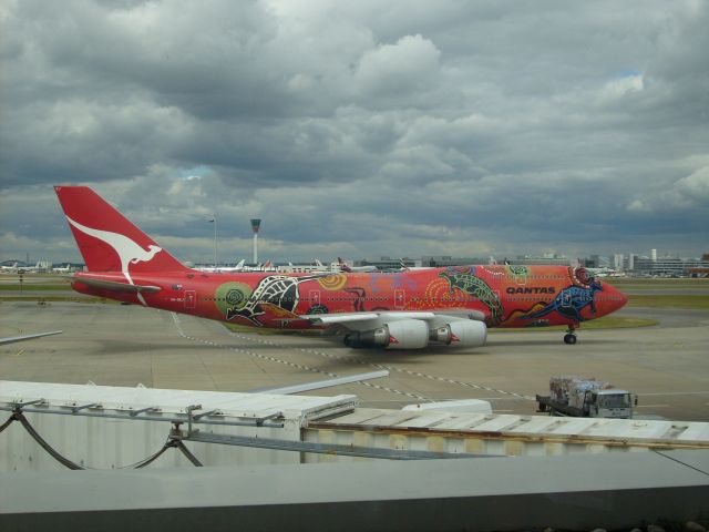 Boeing 747-400 (VH-OEJ) - Qantas now sadly nonexistent Wunula Dreaming colour scheme