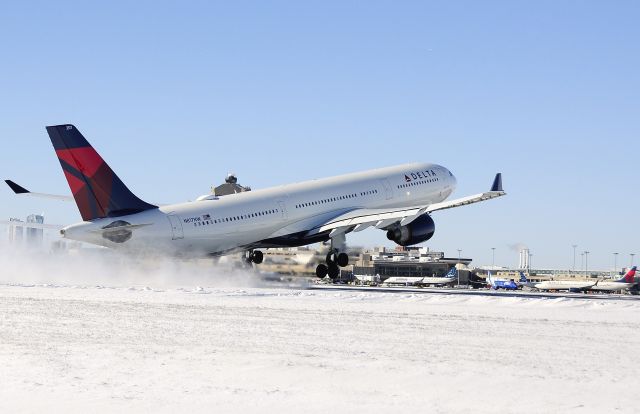 Airbus A330-300 (N817NW) - RWY 33L Launch 01/20/25br /Non stop to HNL 