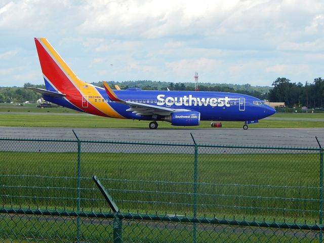 Boeing 737-700 (N929WN) - Southwest Airlines New Livery N929WN at KALB