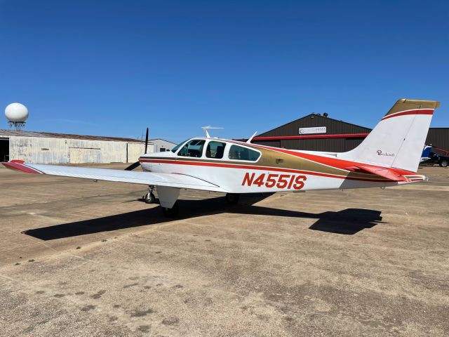 Beechcraft Bonanza (33) (N4551S)