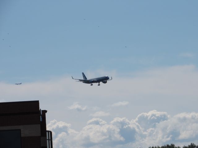Boeing 757-200 —
