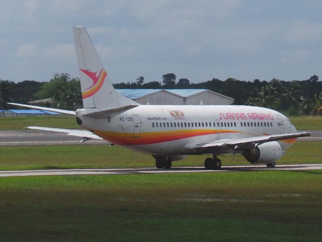 BOEING 737-300 (PZ-TCO)