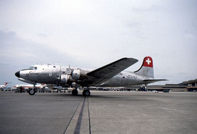 Douglas C-54 Skymaster (ZU-ILI) - Marzo 1997.