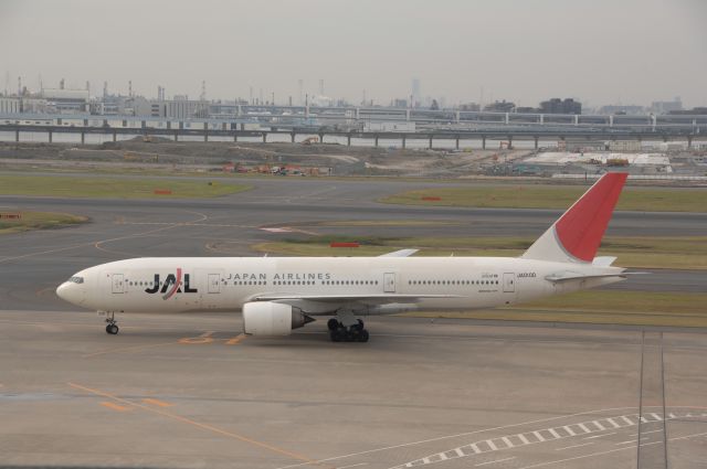 Boeing 777-200 (JA010D) - Taxi at Haneda Intl Airport on 2008/11/2