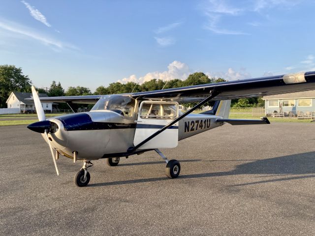 Cessna Skyhawk (N2741U)