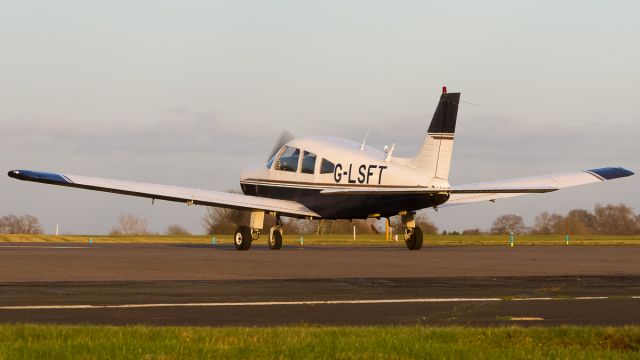 Piper Cherokee (G-LSFT)