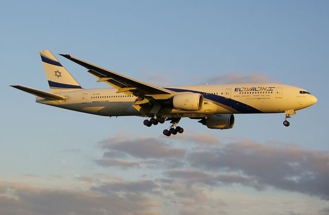 Boeing 777-200 (4X-ECF)