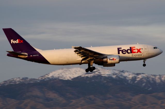 Airbus A300F4-600 (N687FE) - Last light of the day!