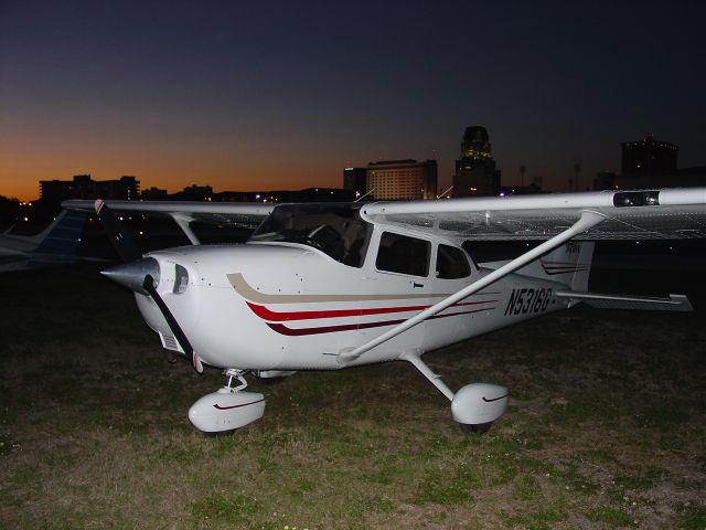 Cessna Skyhawk (N5316G) - Sunset on the ramp at Albert Whitted Field St Petersburg, Florida (2003).