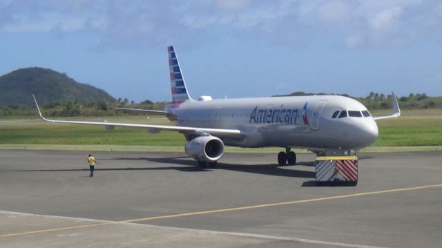 Airbus A321 (N910AU)