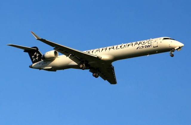 Canadair Regional Jet CRJ-900 (S5-AAV)