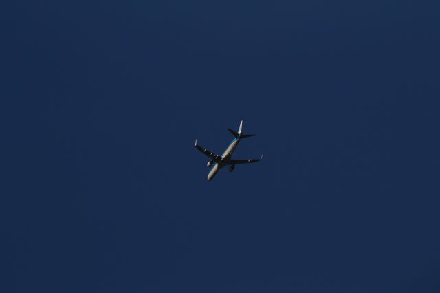 — — - Embraer ERJ190, KLM Cityhopper, flying over Nieuwkoop and is ready for landing on the Aalsmeerbaan at Schiphol.